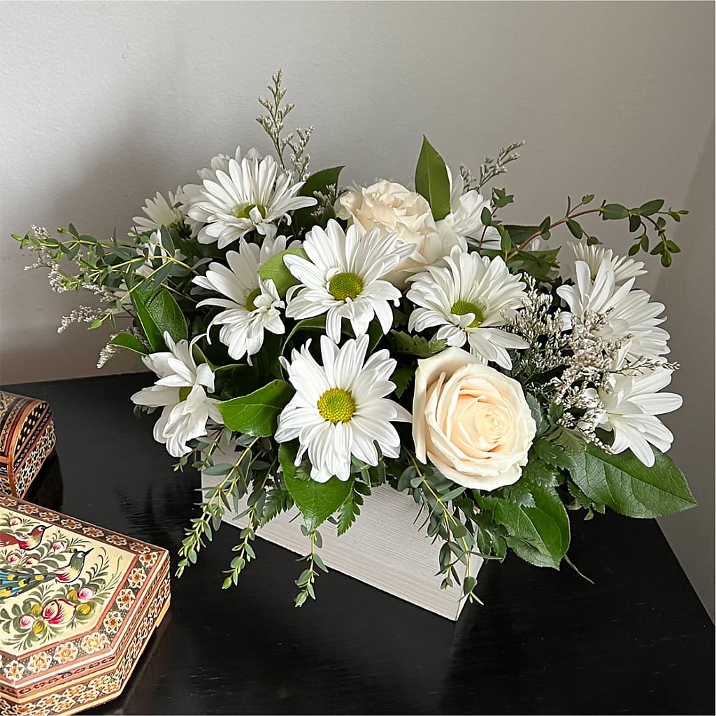 Fresh Linen Box Bouquet – Abell Flower Shop, Abernathy TX