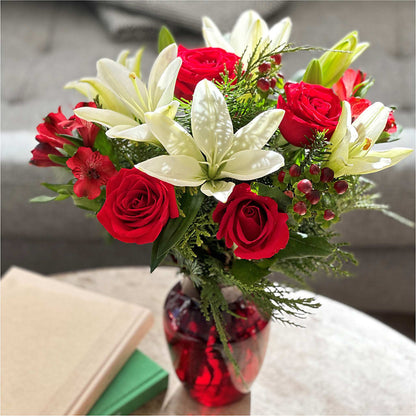 Evergreen Delight Bouquet –  Abell Flower Shop, Abernathy TX